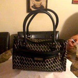 Medium pocketbook, couple pockets inside